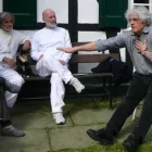 Unternehmen 6 Bild FU-OM-YOGA ANKE REBETJE Ärzte am Essen NW