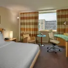 Unternehmen 1 Bild HILTON DUSSELDORF Restaurants mit Hotel am Düsseldorf NW