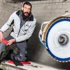 Unternehmen 9 Bild KNEETEK KLAUS BACHMANN SCHUTZBEKLEIDUNG KÖLN Produktion und Vertrieb von Textil/Bekleidung am Köln NW