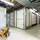 Unternehmen 3 Bild LAGERBOX DÜSSELDORF HEERDT Transportunternehmen, Fuhrunternehmen am Düsseldorf NW
