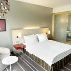 Unternehmen 7 Bild RADISSON BLU MEDIA HARBOUR HOTEL, DÜSSELDORF Restaurant & Café am Düsseldorf NW