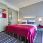 Unternehmen 33 Bild RADISSON BLU MEDIA HARBOUR HOTEL, DÜSSELDORF Restaurant & Café am Düsseldorf NW