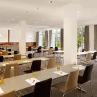 Unternehmen 8 Bild REICHSHOF HAMBURG, CURIO COLLECTION BY HILTON Reisen am Hamburg HH