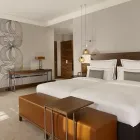 Unternehmen 7 Bild REICHSHOF HAMBURG, CURIO COLLECTION BY HILTON Reisen am Hamburg HH