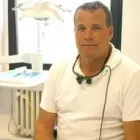 Unternehmen 1 Bild ZAHNARZT BJÖRN OBERBRINKMANN Ärzte am Köln NW