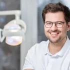 Unternehmen 3 Bild ZAHNARZT KÖLN BAYENTHAL - PRAXIS DR. BALOSU Ärzte am Köln NW
