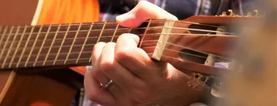 Unternehmen 3 Bild GITARRENSCHULE PAUL KÄSER Schulen & Fortbildung am Hilden NW
