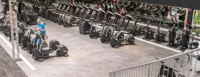 Unternehmen 1 Bild HOLMES PLACE FITNESS - AM SEESTERN Öffentliche Sporteinrichtungen am Düsseldorf NW