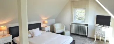 Unternehmen 21 Bild HOTEL SCHNELLENBURG Restaurant & Café am Düsseldorf NW