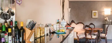 Unternehmen 39 Bild IRIS BAUMANN - IMMOBILIENMAKLER RHEINAUHAFEN KÖLN Raumausstatter, Innenausstatter am Köln NW
