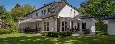 Unternehmen 68 Bild IRIS BAUMANN - IMMOBILIENMAKLER RHEINAUHAFEN KÖLN Raumausstatter, Innenausstatter am Köln NW