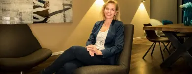 Unternehmen 97 Bild IRIS BAUMANN - IMMOBILIENMAKLER RHEINAUHAFEN KÖLN Raumausstatter, Innenausstatter am Köln NW