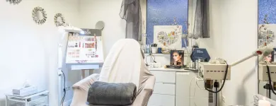 Unternehmen 11 Bild NAGELSTUDIO I KOSMETIKSTUDIO KÖLN ECKSTEIN BABOR BIOKOSMETIK Produktion und Vertrieb von Kosmetik, Körperpflegeartikel am Köln NW