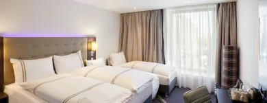 Unternehmen 8 Bild PREMIER INN HAMBURG CITY (ZENTRUM) HOTEL Restaurant & Café am Hamburg HH