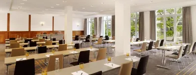Unternehmen 8 Bild REICHSHOF HAMBURG, CURIO COLLECTION BY HILTON Reisen am Hamburg HH