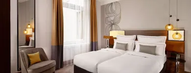 Unternehmen 4 Bild REICHSHOF HAMBURG, CURIO COLLECTION BY HILTON Reisen am Hamburg HH