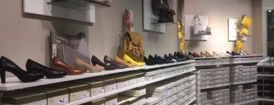 Unternehmen 16 Bild RENO Taschen und Koffer Shop am Stuttgart BW