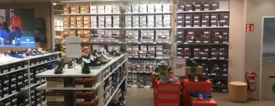 Unternehmen 17 Bild RENO Taschen und Koffer Shop am Stuttgart BW