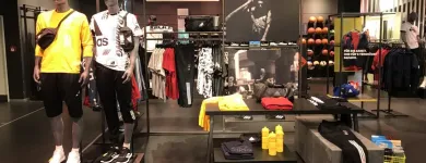 Unternehmen 1 Bild SPORTSCHECK KÖLN Textil, Bekleidung Einzelhandel am Köln NW