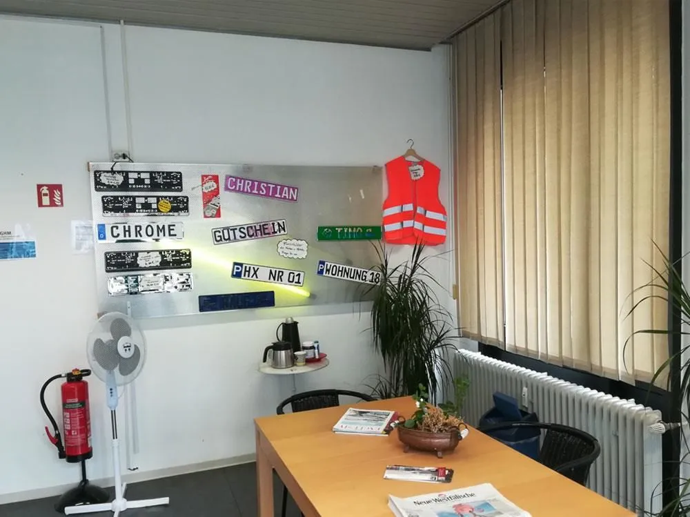 Unternehmen 6 Bild AUTOSCHILDER & ZULASSUNGEN STEININGER BIELEFELD