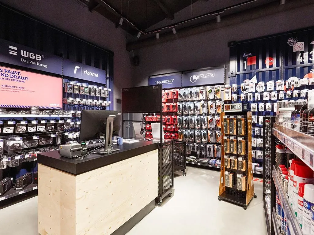 Unternehmen 3 Bild ABHOLSTATION POLO MOTORRAD STORE ESSEN