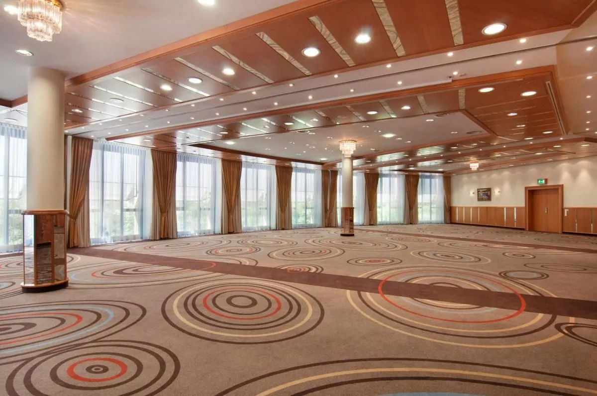 Unternehmen 36 Bild HOLIDAY INN STUTTGART