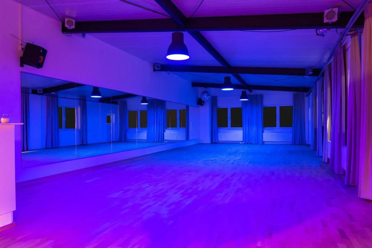 Unternehmen 1 Bild ADTV TANZSCHULE | TANZHERZ BERLIN