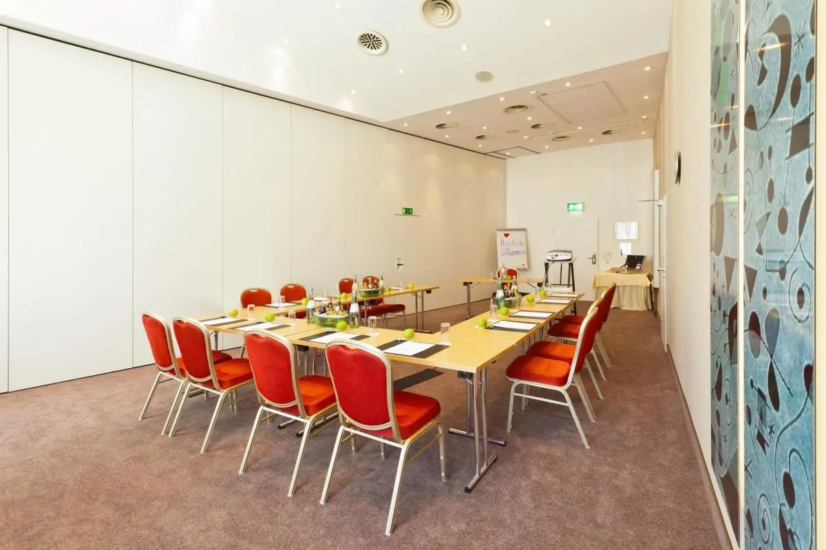 Unternehmen 12 Bild HOLIDAY INN STUTTGART