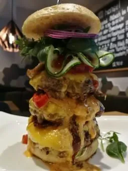 Unternehmen 2 Bild HENSEL BURGER