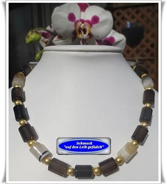 Unternehmen 8 Bild SCHMUCK AUF DEN LEIB GEFÄDELT ALTENA BIRGIT SCHMIDT