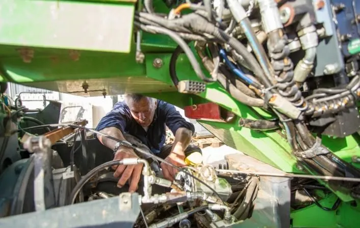 Unternehmen 5 Bild A-Z BAUMASCHINENHANDEL HATTINGEN GMBH